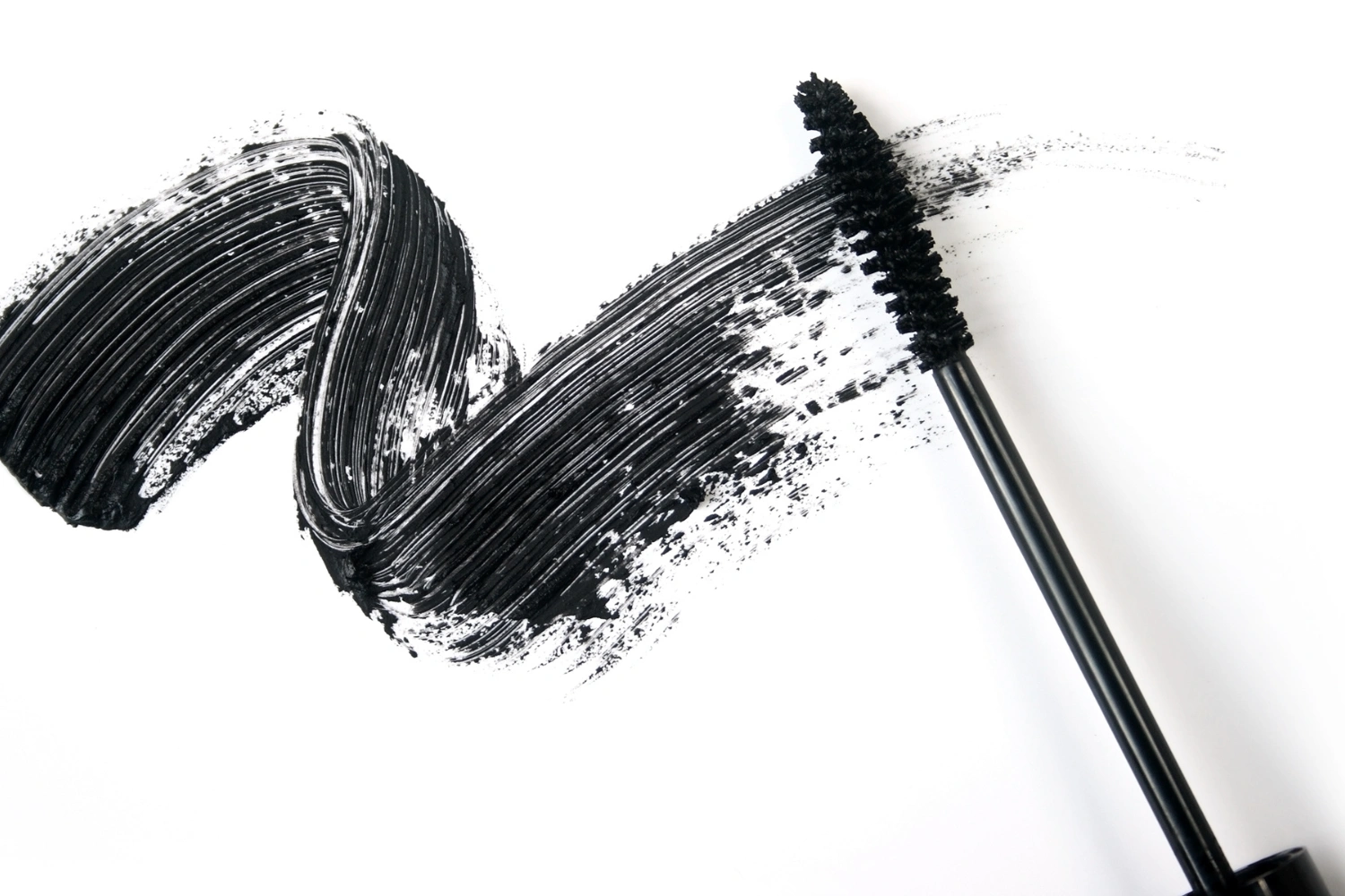 Finding the Best Mascara for Sensitive Eyes in 2025